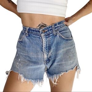 Vintage Levi’s painted denim jean shorts 31